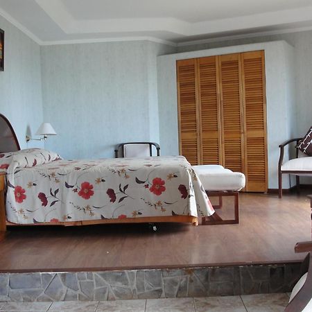 Iorana Isla De Pascua Hotel Hanga Roa Room photo