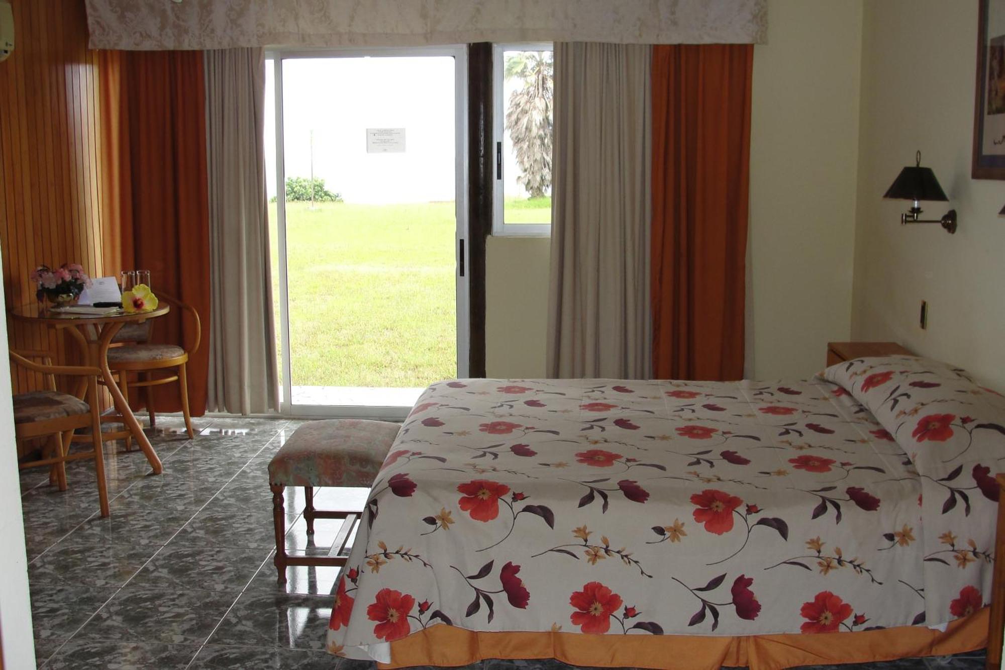 Iorana Isla De Pascua Hotel Hanga Roa Room photo