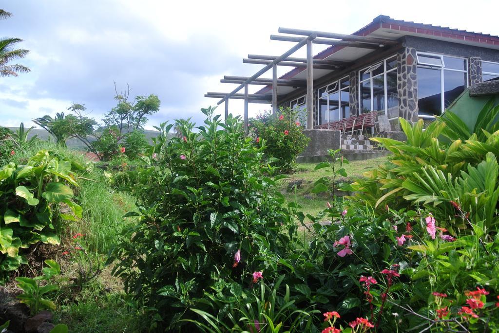 Iorana Isla De Pascua Hotel Hanga Roa Exterior photo