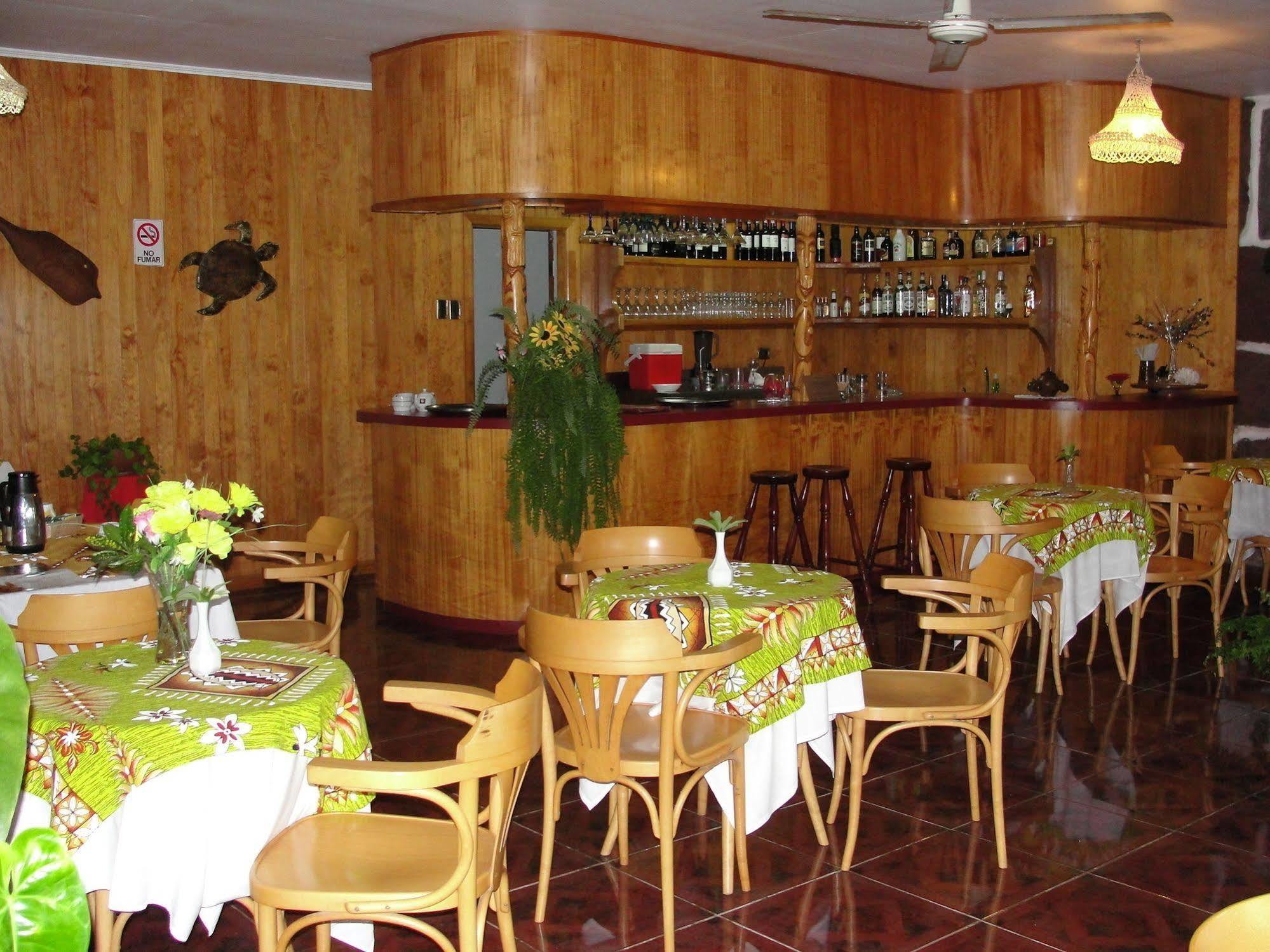 Iorana Isla De Pascua Hotel Hanga Roa Exterior photo