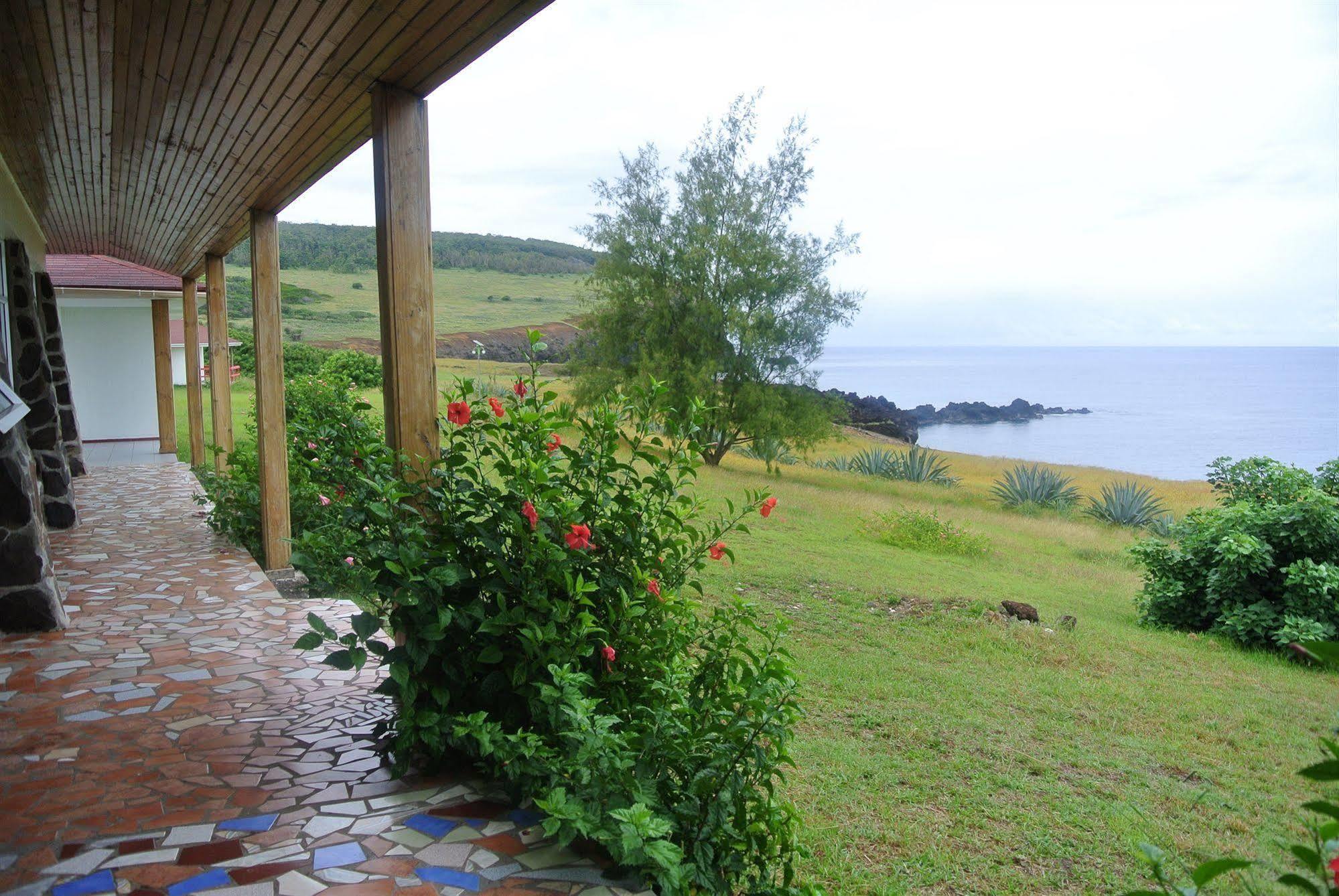 Iorana Isla De Pascua Hotel Hanga Roa Exterior photo