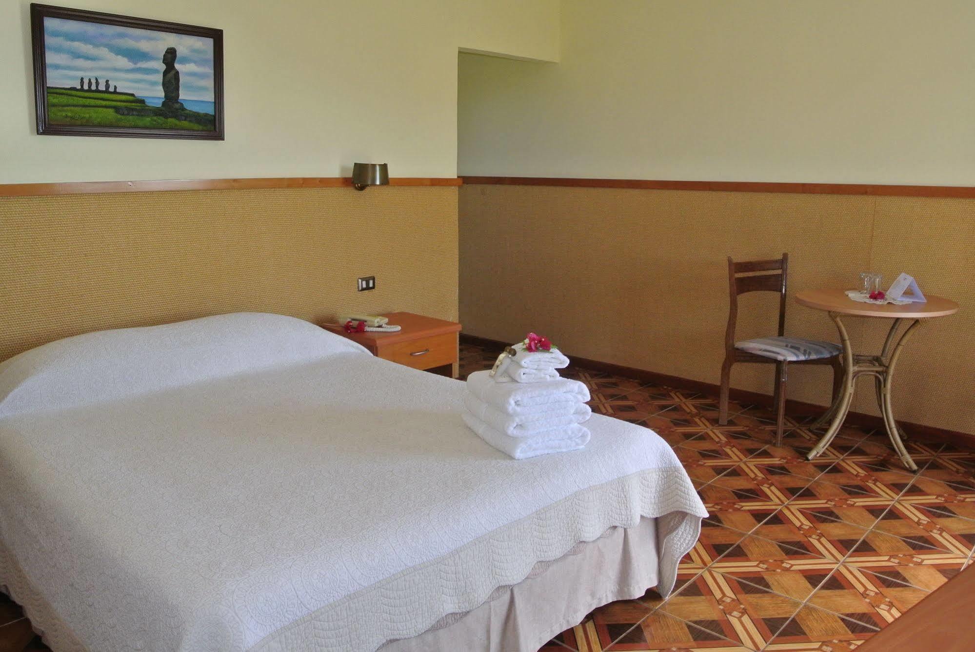 Iorana Isla De Pascua Hotel Hanga Roa Exterior photo